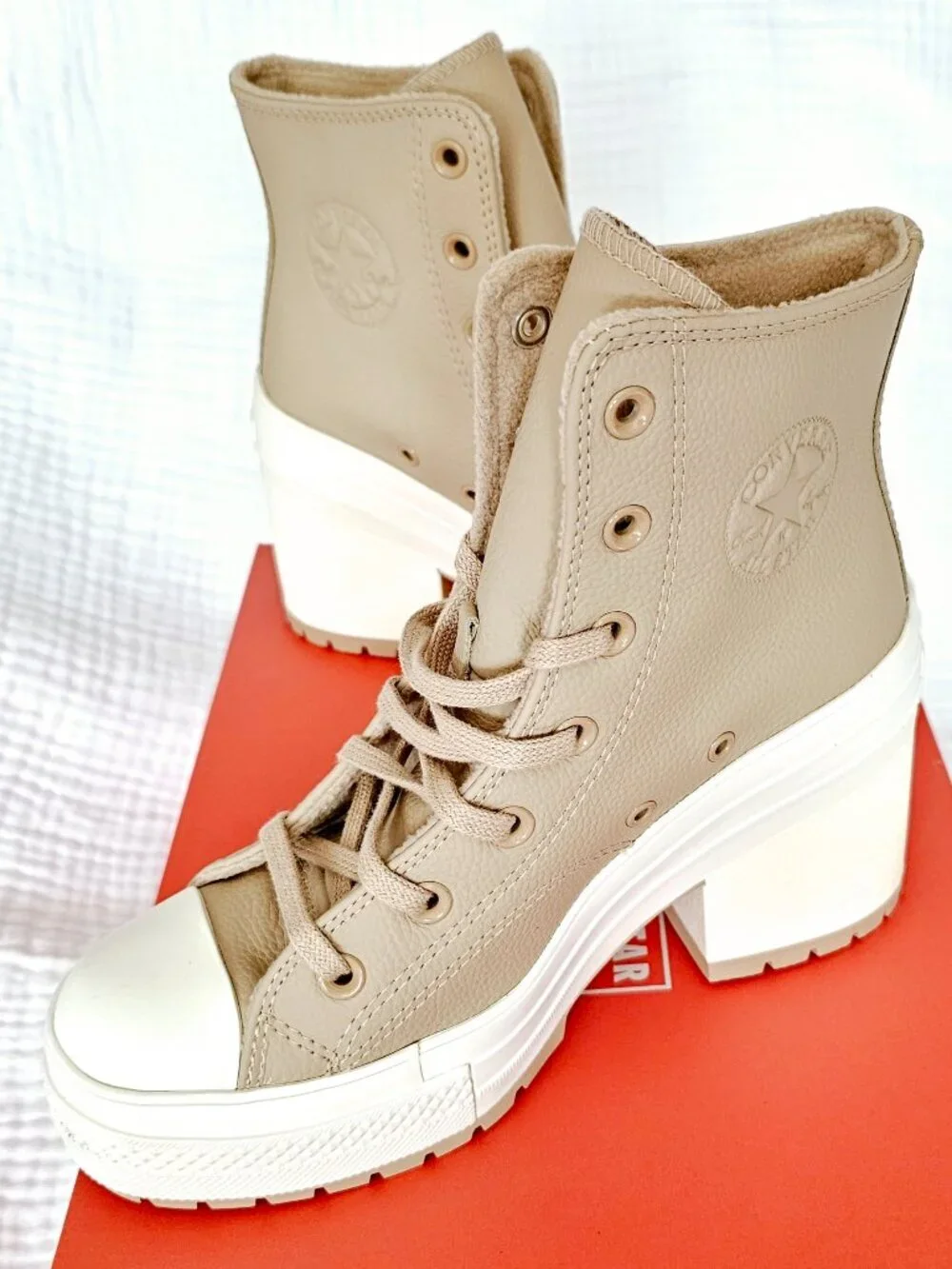 😍 NWT 😍 Converse Chuck 70 De Luxe Heel Weatherized Leather, Tan, Women's 8